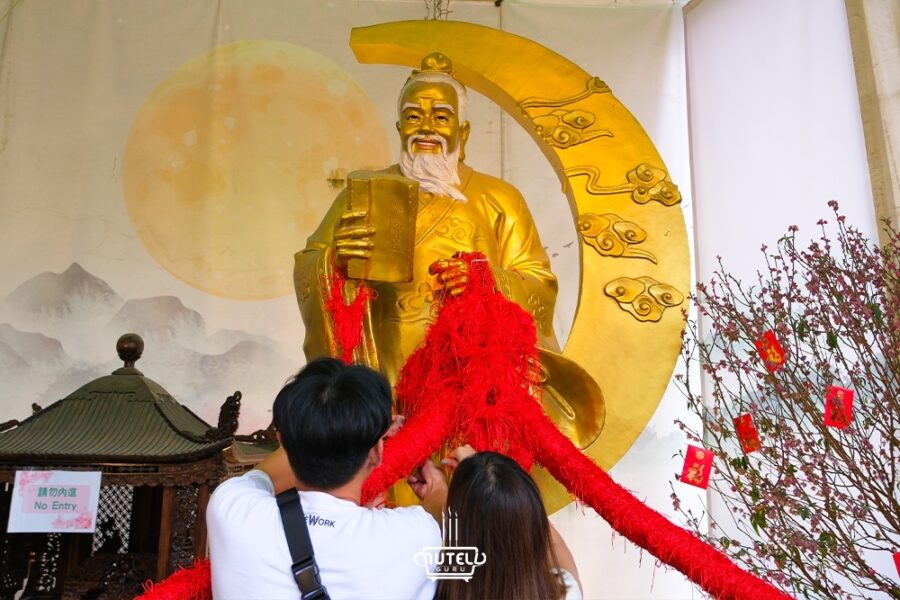 เทพเจ้าด้ายแดง เฒ่าจันทรา